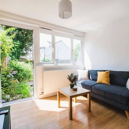 Stylish & Tranquil Flat With Excellent Connections Appartement Londen Buitenkant foto