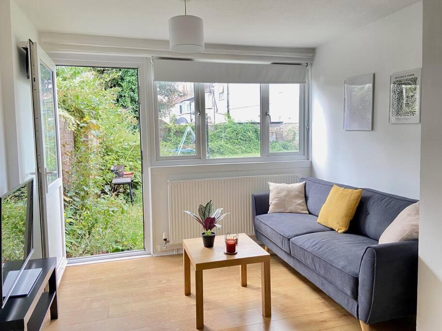 Stylish & Tranquil Flat With Excellent Connections Appartement Londen Buitenkant foto