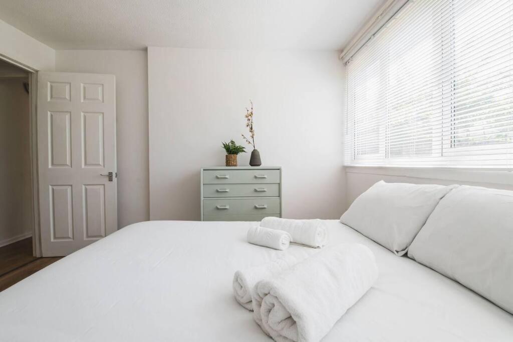 Stylish & Tranquil Flat With Excellent Connections Appartement Londen Buitenkant foto