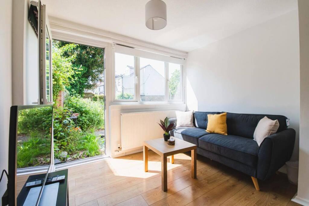 Stylish & Tranquil Flat With Excellent Connections Appartement Londen Buitenkant foto
