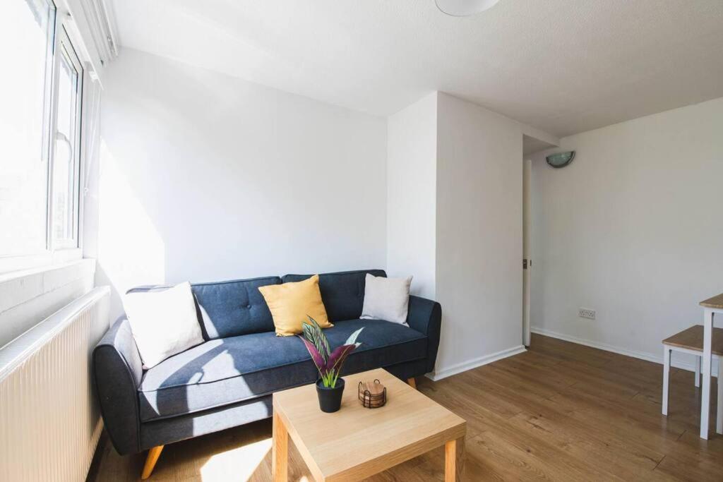 Stylish & Tranquil Flat With Excellent Connections Appartement Londen Buitenkant foto