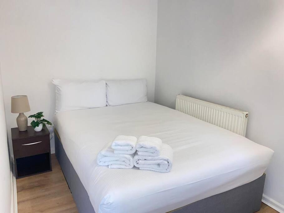 Stylish & Tranquil Flat With Excellent Connections Appartement Londen Buitenkant foto